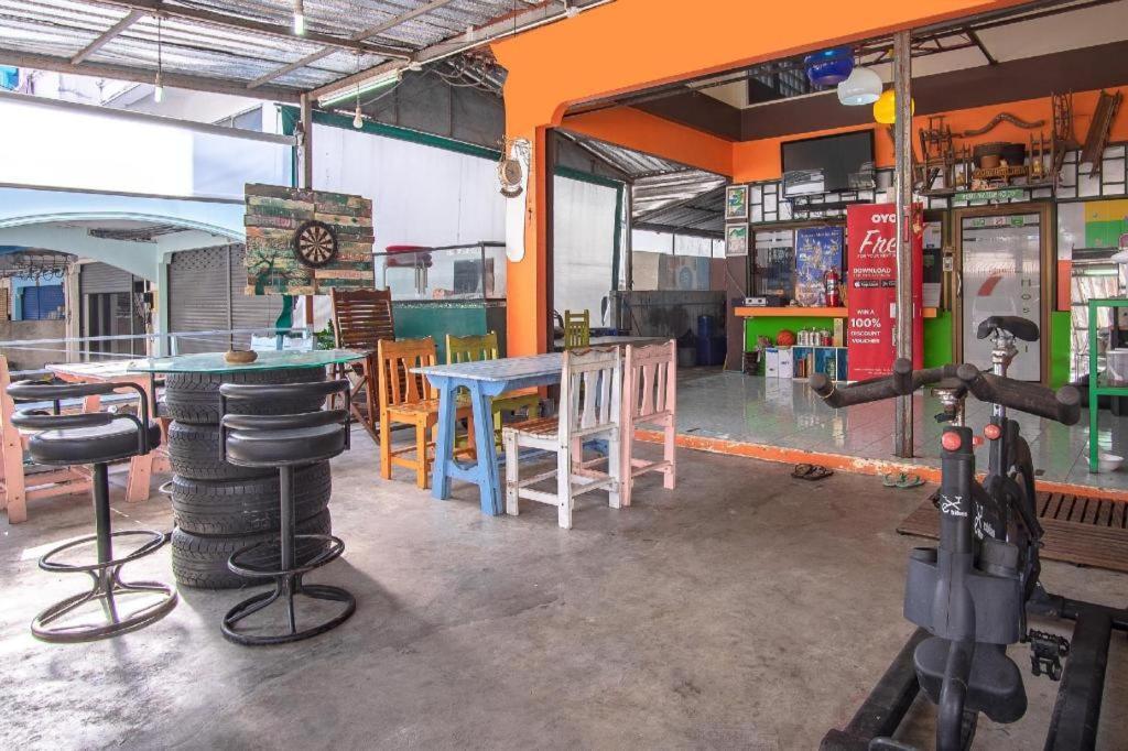 Oyo 586 I Hostel Phuket Eksteriør bilde