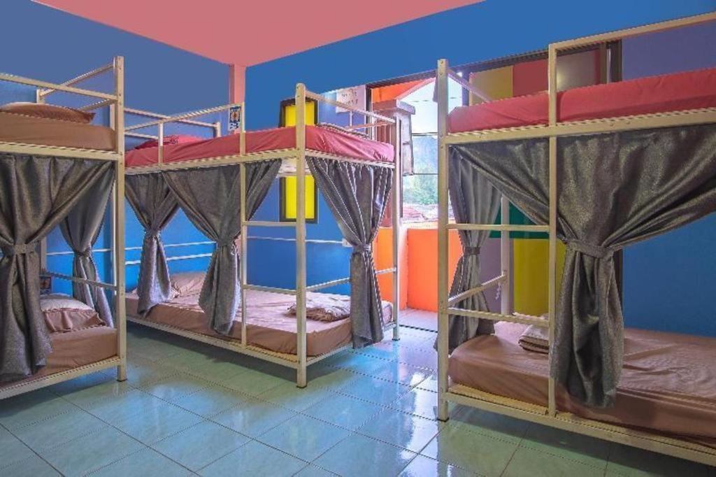 Oyo 586 I Hostel Phuket Eksteriør bilde