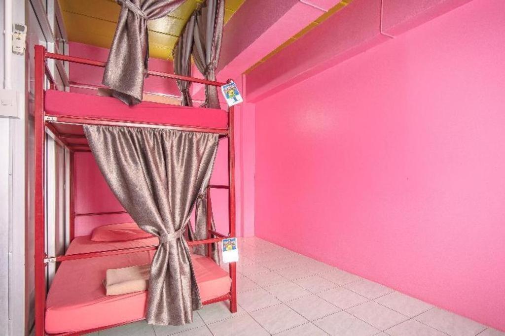 Oyo 586 I Hostel Phuket Eksteriør bilde