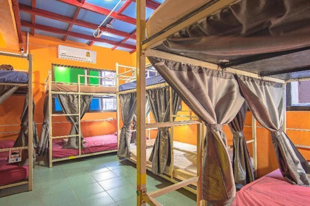 Oyo 586 I Hostel Phuket Eksteriør bilde