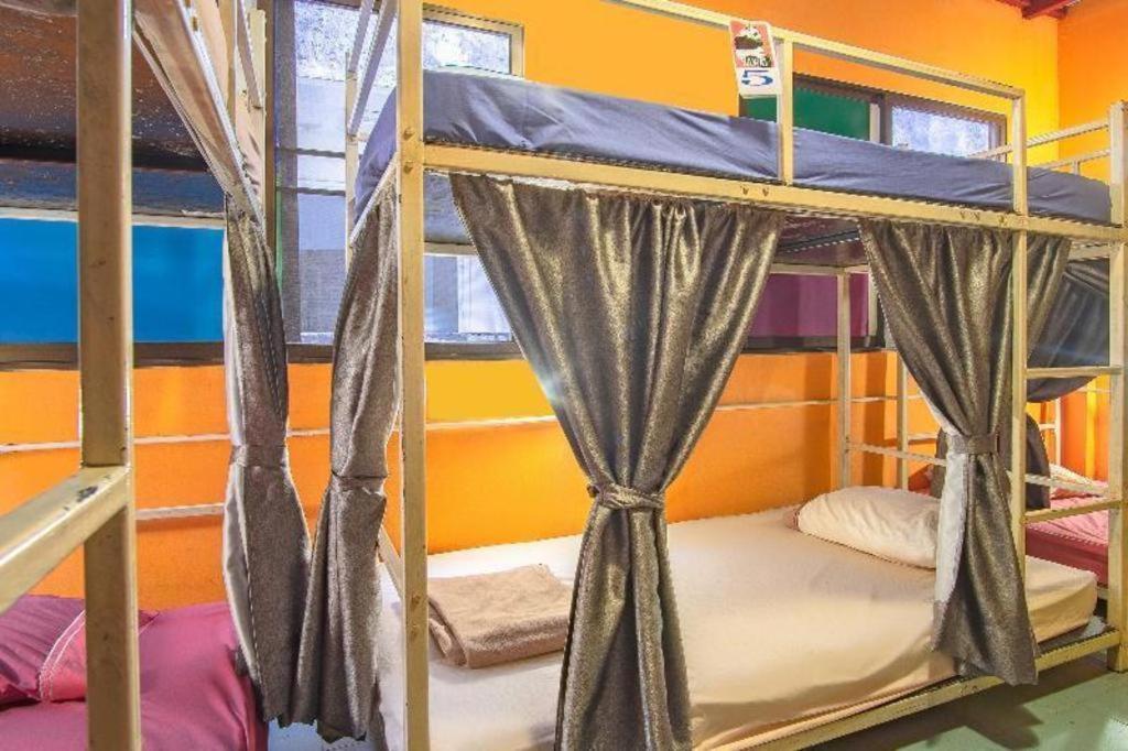Oyo 586 I Hostel Phuket Eksteriør bilde