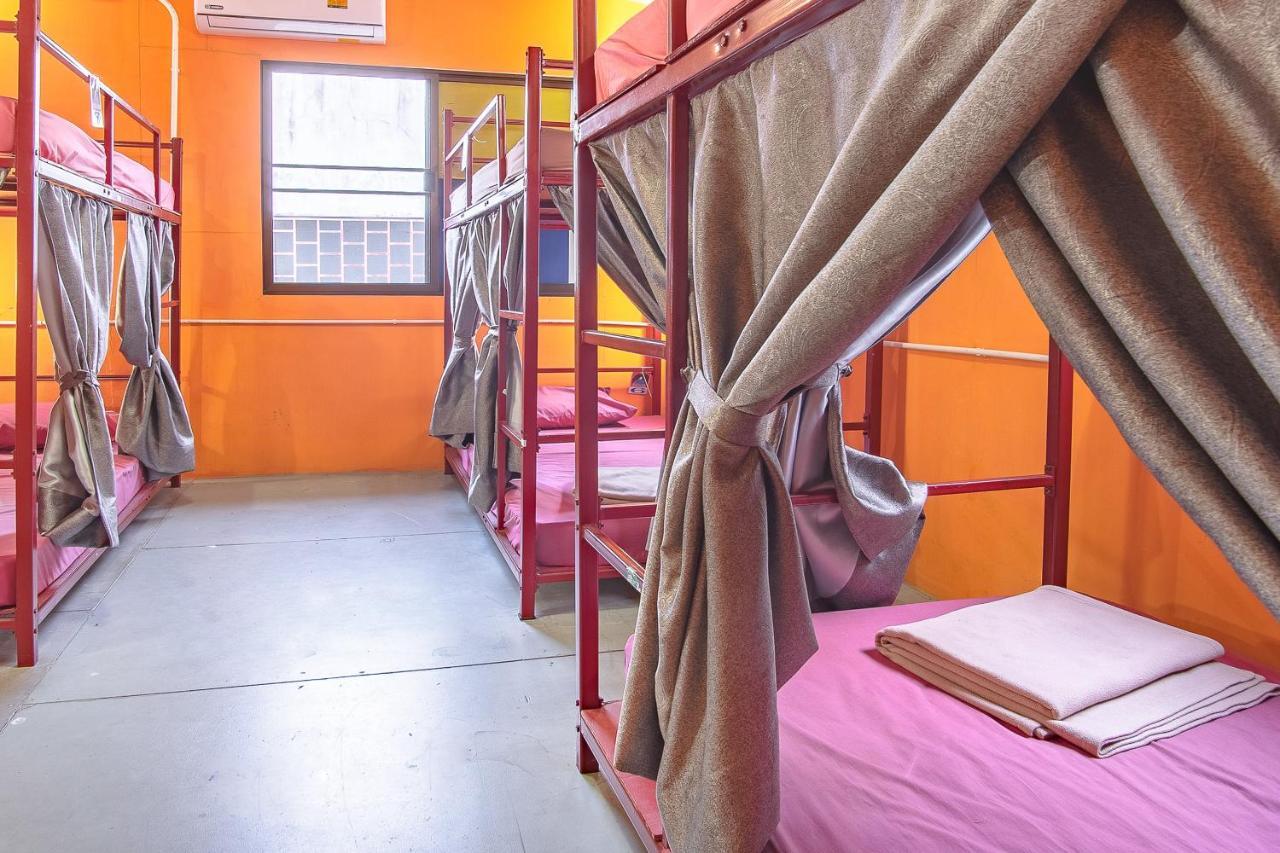 Oyo 586 I Hostel Phuket Eksteriør bilde